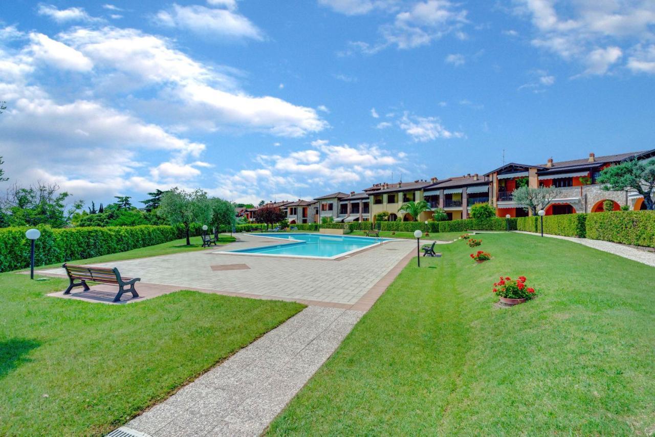 -Piscina E Parcheggio- Casa A Pochi Passi Dal Lago Padenghe sul Garda Εξωτερικό φωτογραφία